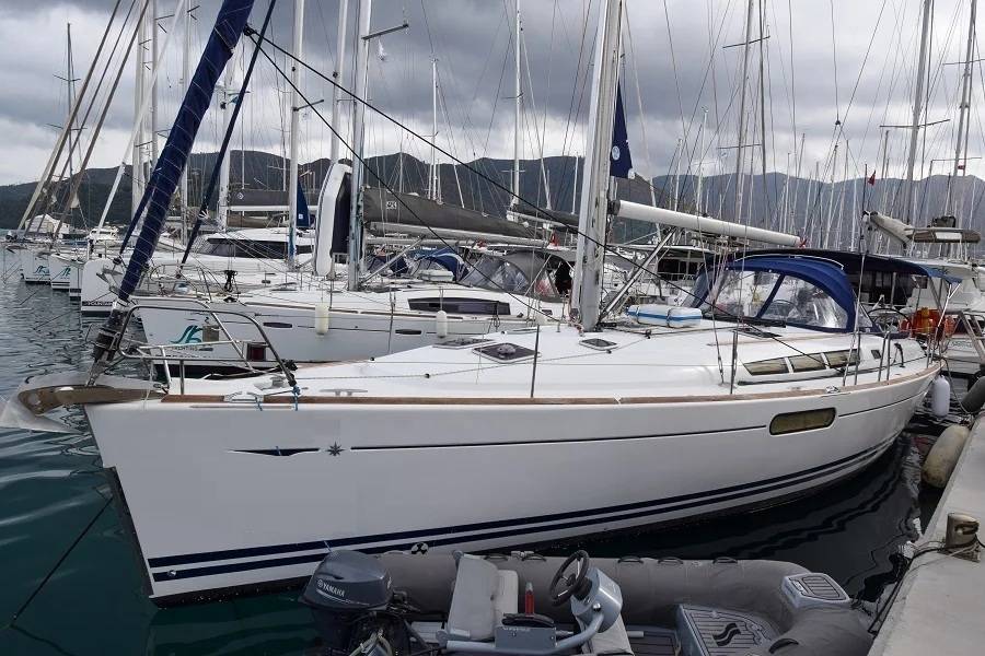YA-JEANNEAU SUN ODYSSEY 44i 1